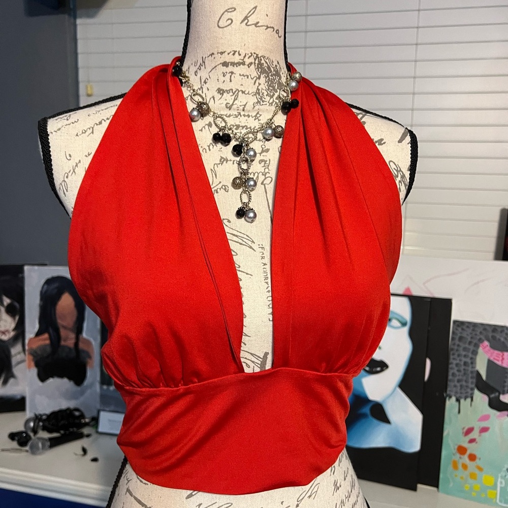 🖤 Red VETIOR Top ❤️ - Picture 2 of 3